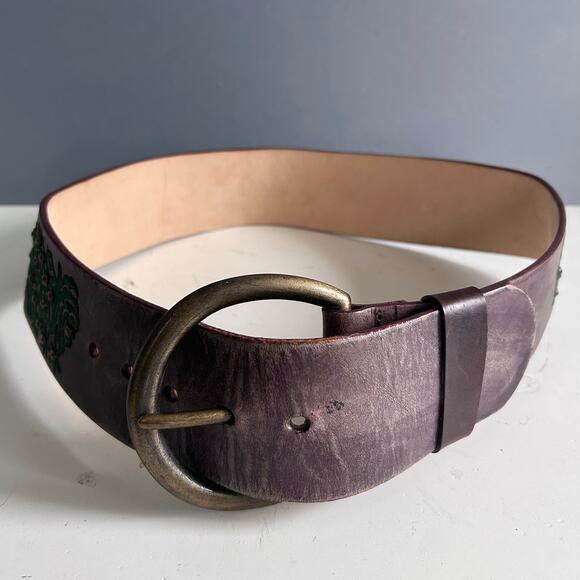Streets Ahead belt Medium embroidered chunky brown western boho‎ distressed hips